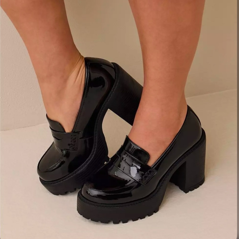 TORRID Loafer platform heels size 9WW